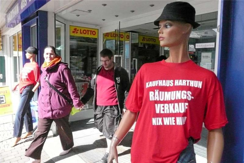 „Irgendwann geht alles mal zu Ende“ Ein Kommen und Gehen herrscht im Kaufhaus.