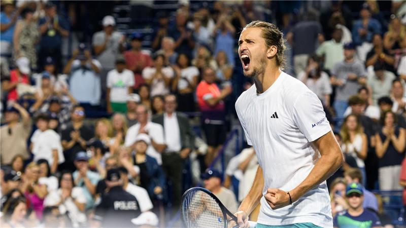 Bilder des Tages Alexander Zverev jubelt nach seinem Sieg im Viertelfinale des ATP-Turniers in Toronto.