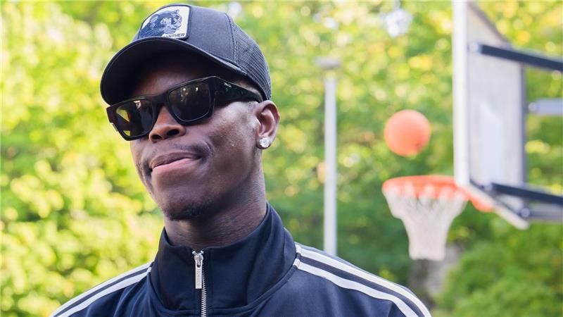Wie Prominente aus Niedersachsen Weihnachten feiern Basketball-Welt- und Europameister Dennis Schröder feiert in den USA. (Archivbild)