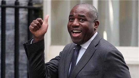  David Lammy spricht in einem Interview über die Regierungskrise. (Archivbild)