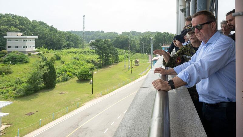  Deutschland ist bereit, auch Personal für die Überwachung des Waffenstillstands auf der koreanischen Halbinsel zu stellen.