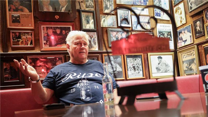 Reeperbahn-Spagat: Zwischen geiler Meile und Touri-Kulisse „Die „Ritze“ ist für mich jetzt so etwas wie eine Zeitkapsel – hier ist es schön“, sagt Kneipeninhaber Carsten Marek.