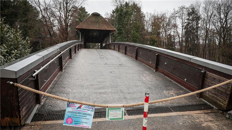  Im Vogelpark Walsrode hat es einen Ausbruch der Vogelgrippe gegeben.