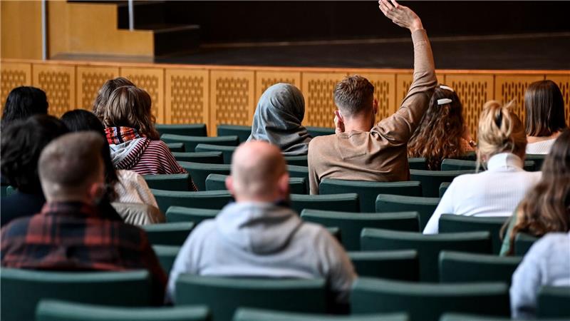 Deutlich weniger Studienanfänger bei Geisteswissenschaften Immer weniger Studierende entscheiden sich für ein Studium der Geisteswissenschaften. (Symbolfoto)