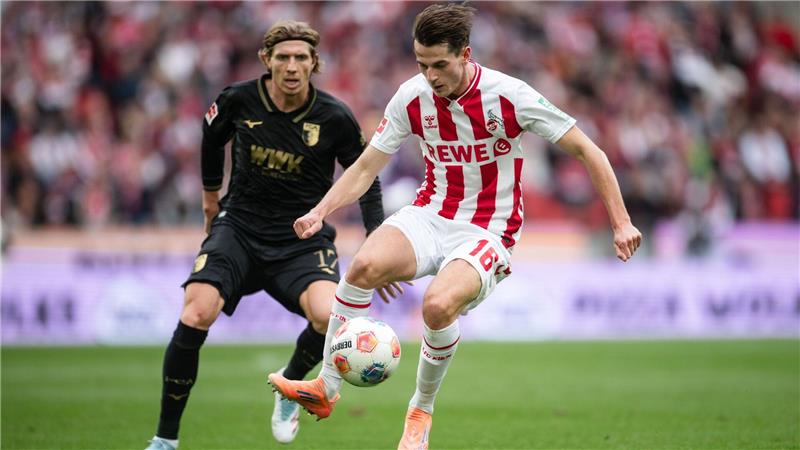  Jakub Kaminski (r) hatte in der ersten Halbzeit die beste Chance für Köln. 