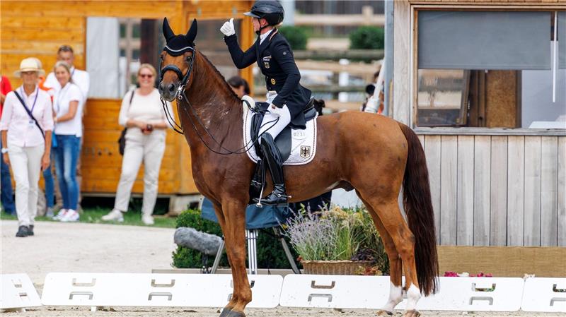 Dressur-EM: Trotz Fehlern zum Auftakt auf dem Gold-Platz Katharina Hemmer überzeugte bei ihrem ersten EM-Ritt.