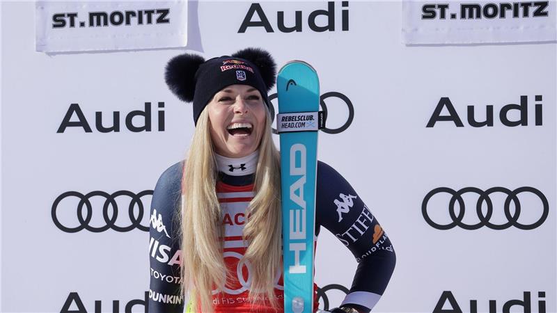  Lindsey Vonn (USA) feiert ihren Sieg beim Ski Alpin Weltcup in St. Moritz.