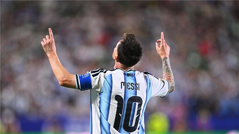  Lionel Messi aus Argentinien jubelt über seinen zweiten Treffer zum 2:0 bei der WM gegen Algerien.