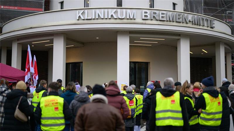  Operationen drohen auszufallen, in den Krankenhäusern wird nur in Notbesetzung gearbeitet.