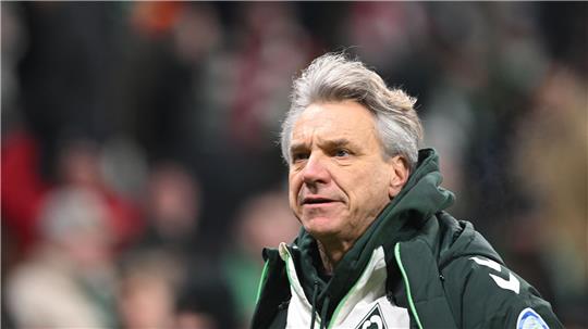  Sitzt Horst Steffen auch beim nächsten Spiel noch auf der Werder-Bank?