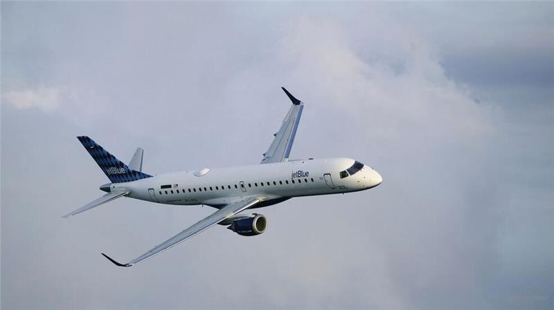 Fluglinie: 67 Menschen in abgestürzter Maschine  Zur Zahl der Menschen an Bord gab es anfangs widersprüchliche Angaben.