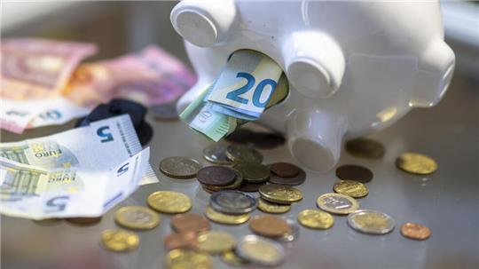 100 Jahre Weltspartag: Spardosen mit Kleingeld können an diesem Tag kostenlos zur Bank gebracht werden. Symbolfoto: dpa