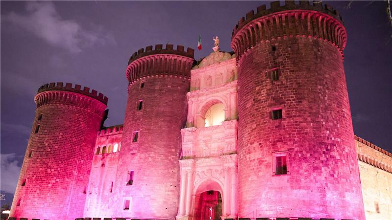 100 Tage bis zum Start der Giro d´Italia - Castel Nuovo in pink