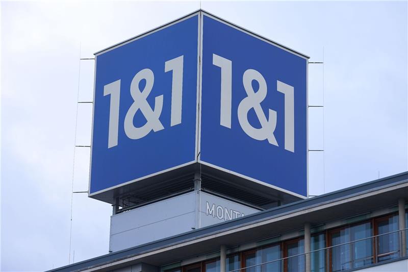 Kartellamt schaltet sich in Handynetz-Streit ein 1&1 hätte bis zum Jahresbeginn 1000 Antennenstandorte in Betrieb nehmen müssen, tatsächlich waren es aber nur fünf.