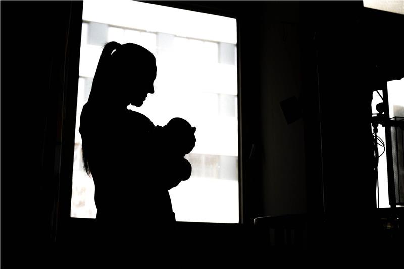 Zehn Jahre vertrauliche Geburt: inkognito, aber gut versorgt 1166 Frauen haben nach Angaben des Bundesfamilienministeriums bis Februar 2024 vertraulich ein Kind geboren.