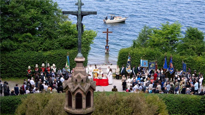 140 Jahre nach dem Tod von König Ludwig II. gedachten Königstreue am Starnberger des Herrsche