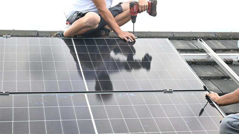 18 Prozent der Privathaushalte in Deutschland haben mittlerweile eine Photovoltaik-Anlage auf dem Dach. (Symbolbild)