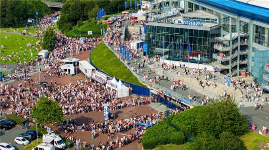 180.000 Fans wollten die Sängerin allein in Gelsenkirchen sehen - das hat die Suchanfragen bei Airbnb deutlich nach oben getrieben. (Archivbild)
