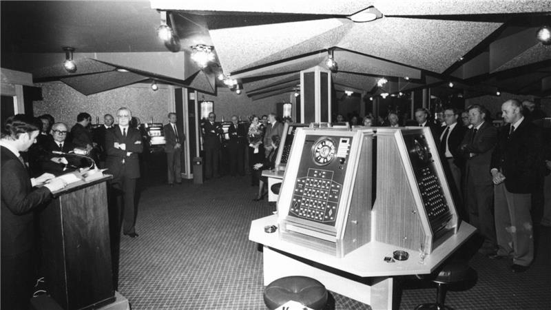 Wie Bad Harzburg vor 50 Jahren auf einen Schlag mondän wurde 1981 wird in der Stadtmitte ein Automatenspielsaal der Spielbank eröffnet.