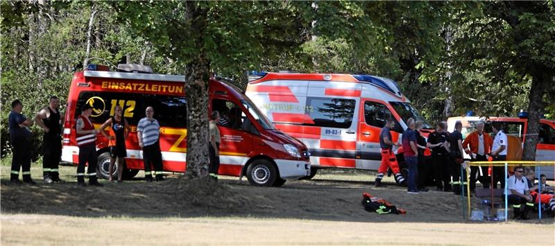 Student ertrinkt bei Badeunfall im Waldseebad 20 Feuerwehrkräfte sind am Oberen Haus-Herzberger Teich im Einsatz.