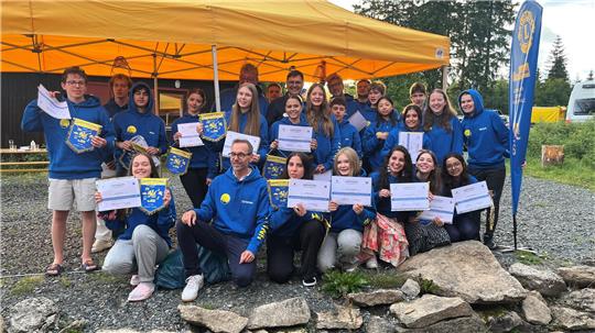 20 Jugendliche aus 15 Ländern und vier Kontinenten leben zwei Wochen lang auf Einladung der Lions-Clubs aus der Region zusammen auf der Hummel-Maaß-Hütte am Oderteich bei St. Andreasberg.