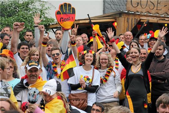 2012 ist die Museumsplaza Schauplatz zahlreicher Fußball-Spiele der Nationalmannschaft. Archivfoto: Sowa