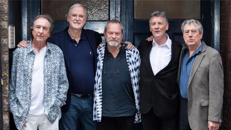 Ikone des britischen Humors: John Cleese wird 85 2014 trat John Cleese (2.v.l.) ein letztes Mal mit seinen Monty-Python-Kollegen auf. (Archivbild)