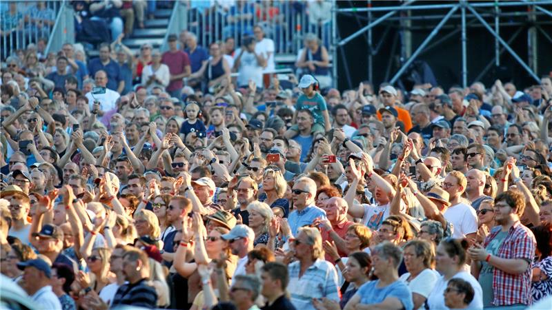 Drei Pfalz-Abende und drei Klangwelten 2022 locken die Open-Air-Konzerte vor der Kaiserpfalz Tausende Besucher an.