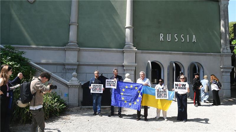 2022 und 2024 wurde der Pavillon von Russland nicht genutzt. Nun wird er wieder genutzt - wenn auch unter besonderen Bedingungen.
