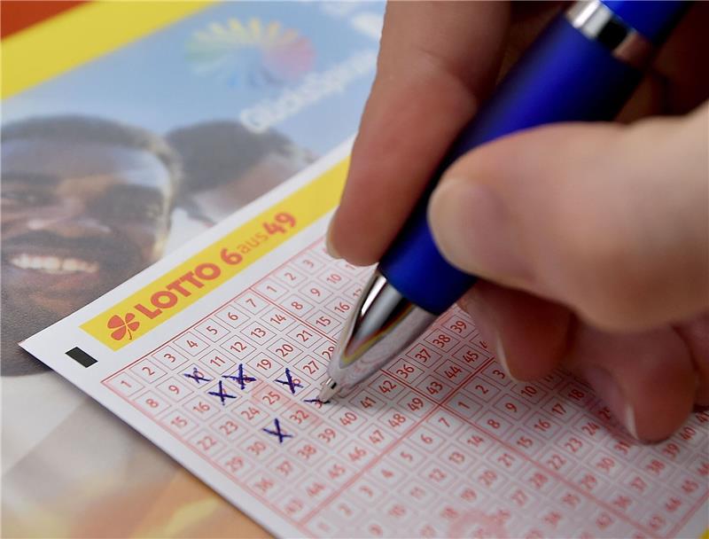 187 Lotto-Millionäre in einem Jahr 2022 wurden insgesamt 7,97 Milliarden Euro für Lotterien ausgegeben.