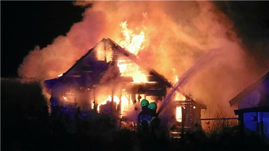 2023 brennt es mehrmals in der Kleingartenanlage, einen Brandstifter kann die Polizei bislang nicht stellen. Archivfoto: Neuendorf