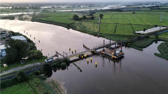2024 kam es an der Huntebrücke bei Elsfleth zu gleich zwei Kollisionen. (Archivbild)
