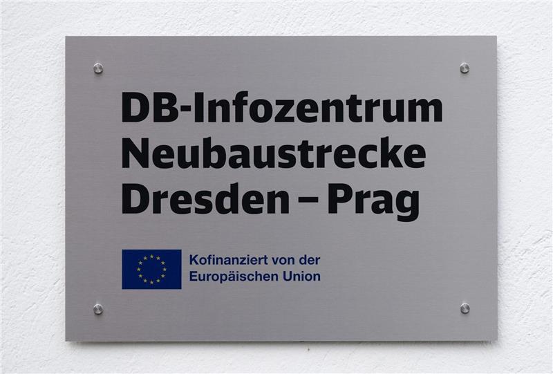 Längster Eisenbahntunnel im Erzgebirge geplant 2024 sollen das Eisenbahnbundesamt sowie der Bundestag über den Neubau der Strecke als Trasse oder Volltunnel-Variante entscheiden.