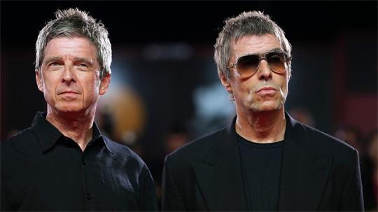 2025 standen die Brüder Liam und Noel Gallagher erstmals seit Jahren wieder gemeinsam auf der Bühne. (Archivbild)