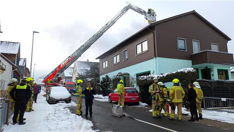 25 Feuerwehrleute sind im Einsatz.
