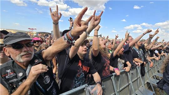 Der Durst der Rockharz-Fans kommt auch dem Oberharz zugute 25.000 Besucher kommen 2025 zum Rückharz nach Ballenstedt. Ihr Durst wird nun in Geld für gute Zwecke umgewandelt.