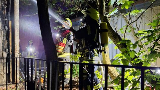 26 Einsatzkräfte der Feuerwehr sind im Einsatz.