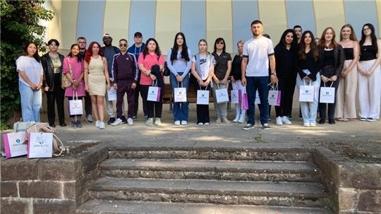 26 Schülerinnen und Schüler fangen im Asklepios-Bildungszentrum Seesen ihre Pflegekraft-Ausbildung an.