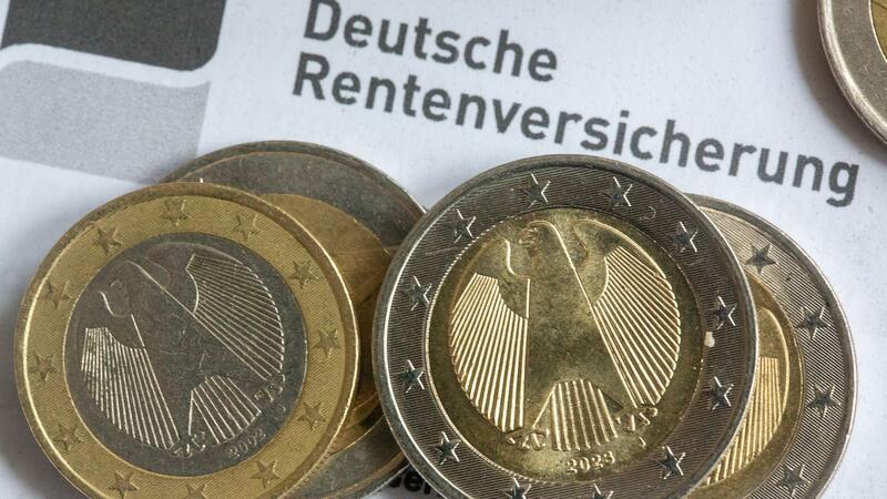 Zahl der Rentenempfänger steigt 260,5 Milliarden Euro Rentenleistungen waren im Jahr 2023 steuerpflichtig (Archivbild).
