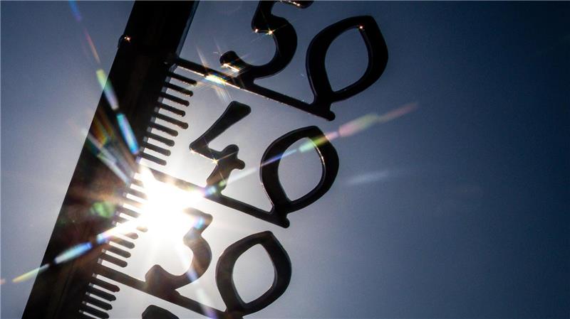 30 Grad und mehr: Mit dem Klimawandel prophezeien Wissenschaftler auch in Deutschland immer mehr Hitzetage.