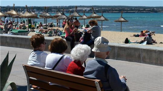 44 Prozent eines Babyboomer-Jahrgangs gehen vorzeitig in Rente und haben Zeit zum Beispiel fürs Reisen. (Archivbild)
