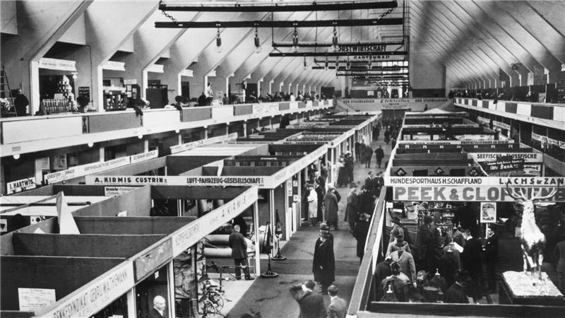 50.000 Besucherinnen und Besucher kamen nach Angaben der Berliner Messe zur ersten Ausgabe der Grünen Woche vom 20. bis zum 28. Februar 1926.