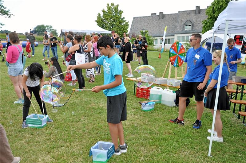 Kreativ, sonnig, fröhlich - das Kreki auf der Goslarer Pfalzwiese 51. Kreatives Kinderfest auf der Kaiserpfalzwiese