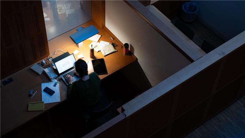 58 Prozent fühlen sich durch Schule, Studium oder den Beruf gestresst. (Symbolbild)