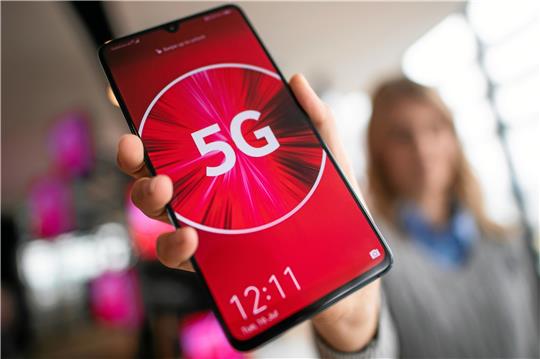 5G oder wie jetzt in Clausthal-Zellerfeld 5G+ sind die neuen, besonders schnellen Mobilfunkstandards.  Foto: dpa-Bildfunk