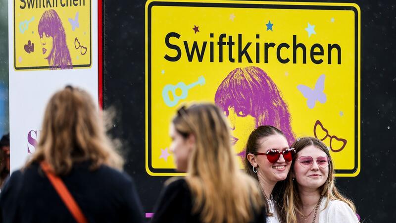 60.000 Fans kamen zum ersten Deutschlandkonzert von Taylor Swift in Gelsenkirchen.