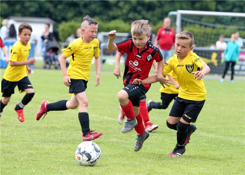 Der Fußball-Nachwuchs kickt beim Pfingstturnier des SV Rammelsberg 63 Jugendmannschaften treten am Wochenende beim „Cup der Goslarschen Zeitung“ an. Foto: Neuendorf
