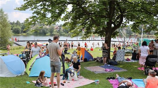 700 Gäste besuchen das See- und Sommerfest über den Tag.