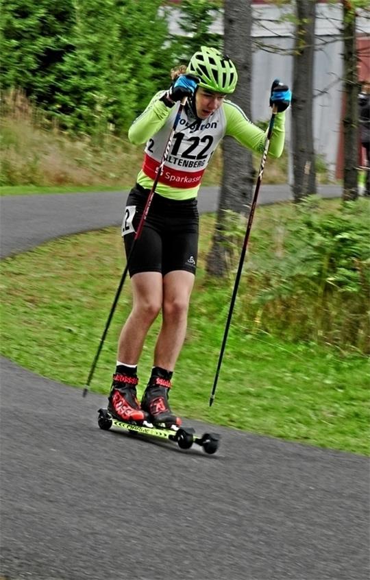 Aaron Jakobs vom WSV Clausthal-Zellerfeld sichert sich beim ersten Schülercup in Altenberg die Plätze zwei und vier im Massenstart und in der Verfolgung. Damit liegt er nach der ersten Station in der Gesamtwertung an zweiter Stelle. Foto: Privat