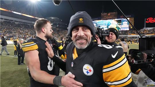 Aaron Rodgers hat mit den Pittsburgh Steelers die Playoffs erreicht.